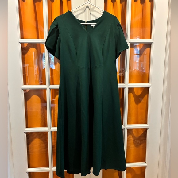 Calvin Klein Dresses & Skirts - Calvin Klein Deep Green Long Dress - like new, size 14